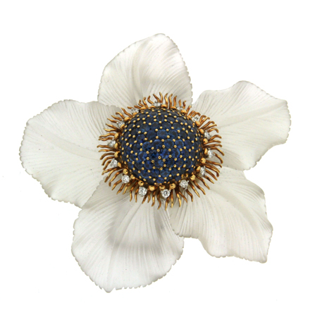 Brooches That Compliment Every Style and Go with Any Outfit